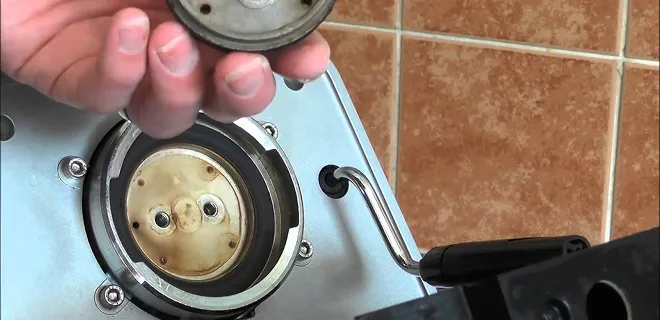 Замена прокладок бойлера в Gaggia Classic